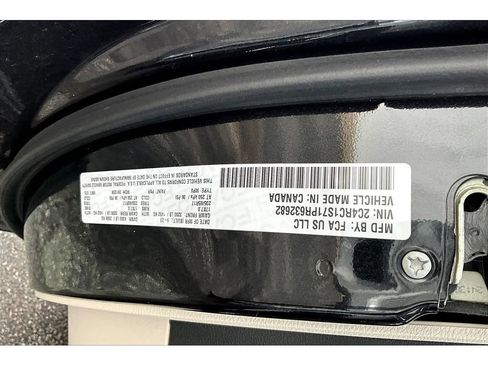 Used 2023 Chrysler Pacifica Limited FWD image 37
