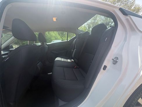 Used 2025 Nissan Altima 2.5 SV FWD image 23