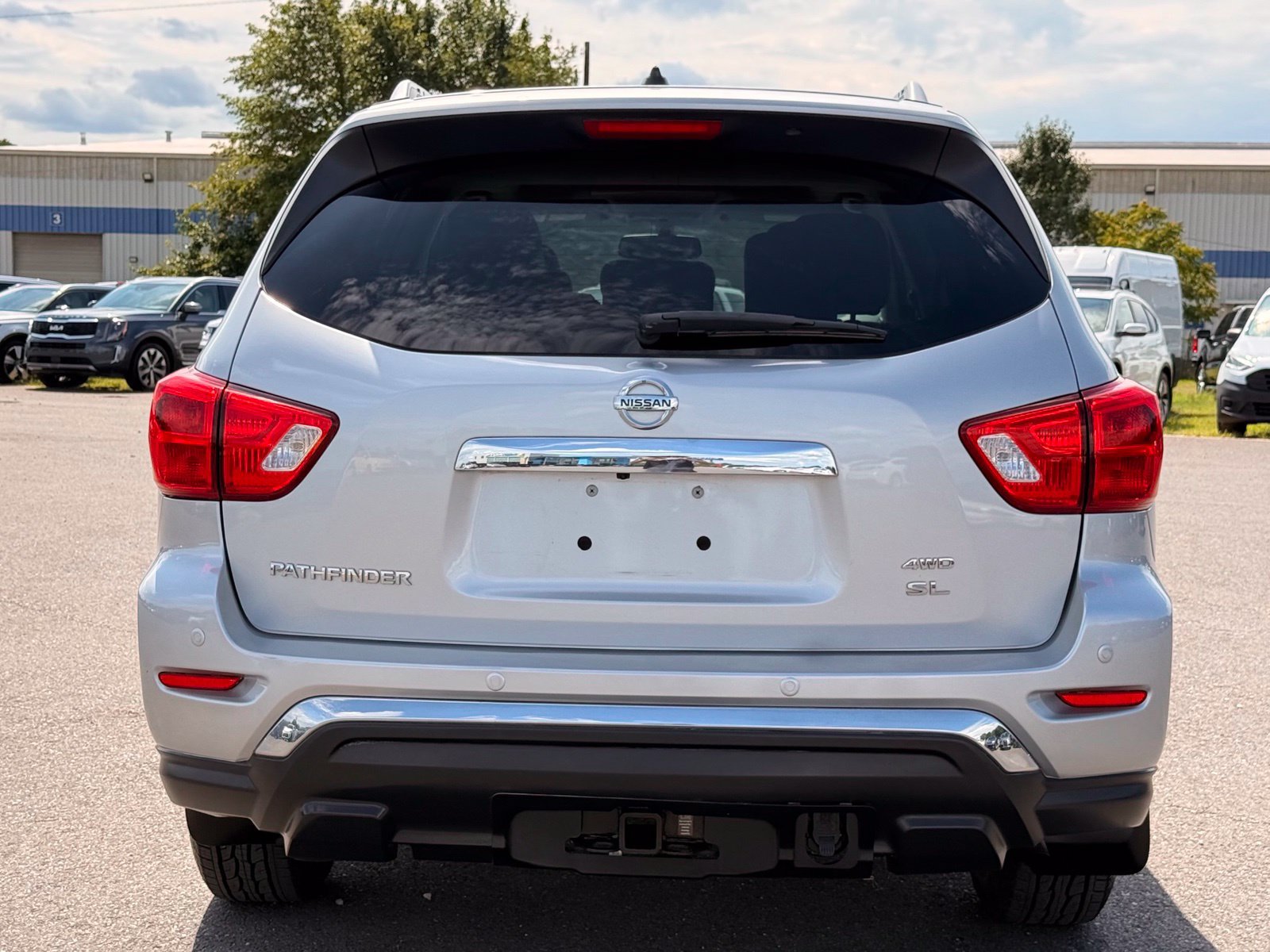 Used 2017 Nissan Pathfinder SL w/ SL Premium Package AWD/4WD image 9