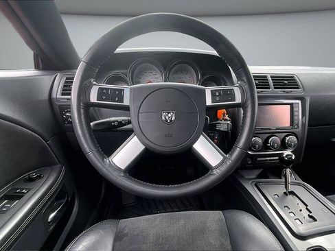 Used 2009 Dodge Challenger SRT8 w/ SRT Option Group II RWD image 9