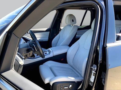 Used 2024 BMW X5 xDrive40i w/ Premium Package AWD/4WD image 7