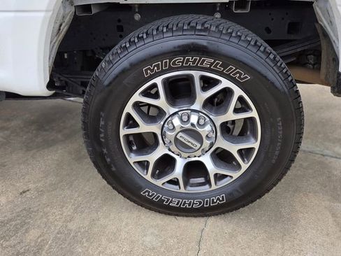 Used 2022 Ford F250 Lariat w/ Lariat Ultimate Package image 11