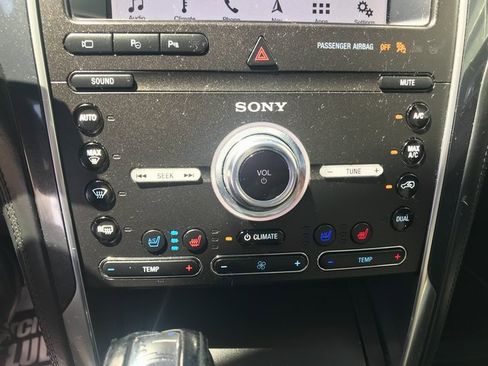 Used 2019 Ford Explorer Platinum image 13