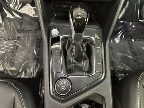 Used 2023 Volkswagen Tiguan SE AWD/4WD image 7