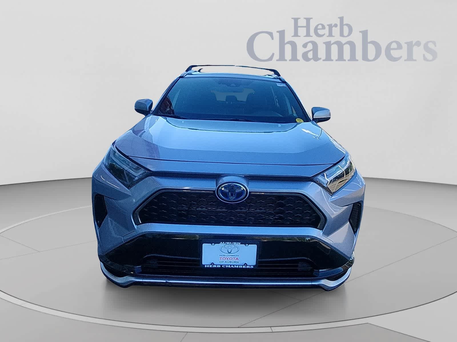 Used 2022 Toyota RAV4 SE w/ Weather & Moonroof Package AWD/4WD image 2