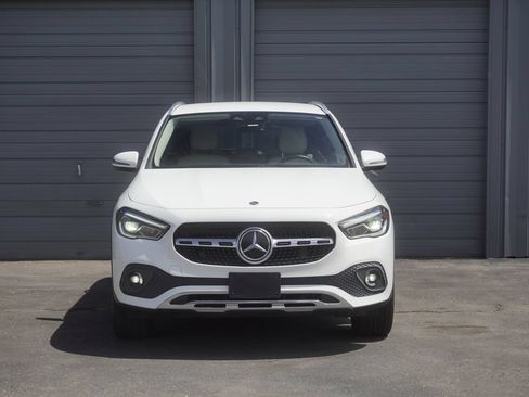 Used 2021 Mercedes-Benz GLA 250 4MATIC w/ Premium Package image 9