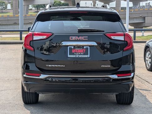 Used 2023 GMC Terrain Denali w/ Denali Premium Package AWD/4WD image 5