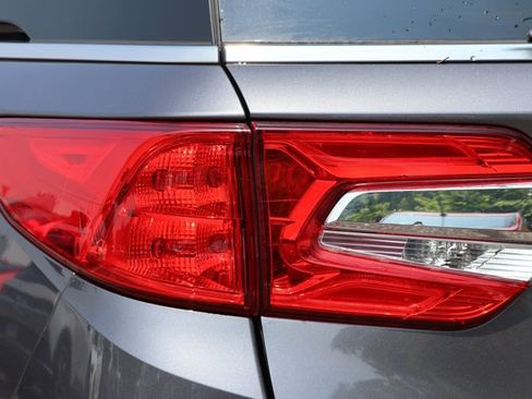 Used 2018 Honda Odyssey Touring image 11