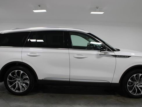 Used 2025 Lincoln Aviator Reserve w/ Illumination Package AWD/4WD image 11