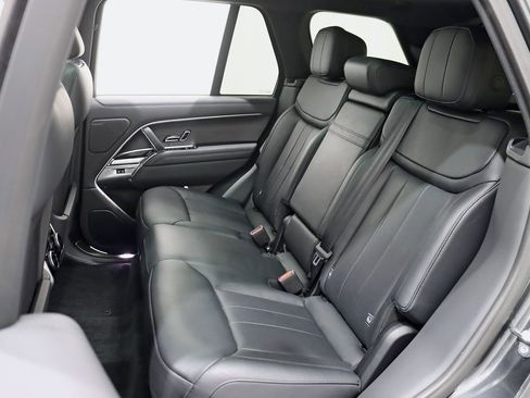Used 2024 Land Rover Range Rover SE AWD/4WD image 32