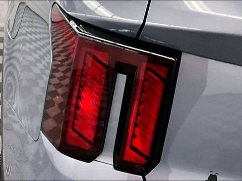 Used 2025 Kia Sorento LX image 33