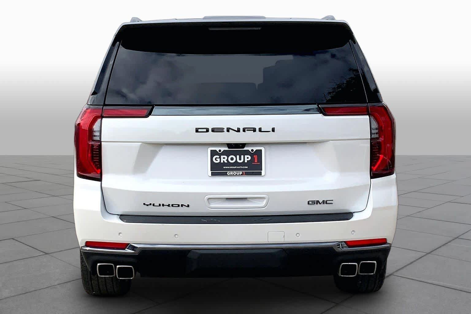 Used 2025 GMC Yukon XL Denali Ultimate w/ LPO, Floor Liner Package AWD/4WD image 5