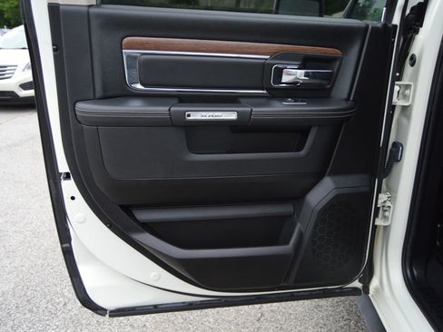 Used 2018 RAM 1500 Laramie w/ Convenience Group image 24