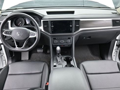 Used 2021 Volkswagen Atlas SE w/ Towing Package FWD image 12