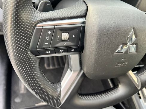Used 2024 Mitsubishi Outlander SE image 29