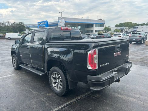 Used 2017 GMC Canyon SLE w/ All Terrain Package AWD/4WD image 7