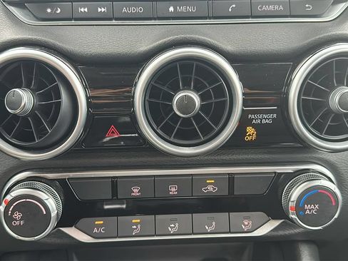 Used 2025 Nissan Sentra SV FWD image 25