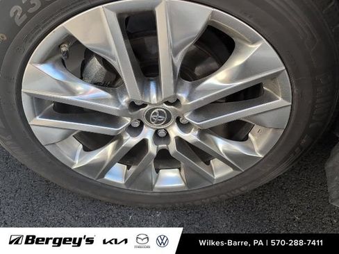 Used 2019 Toyota RAV4 Limited w/ Advanced Technology Package AWD/4WD image 10