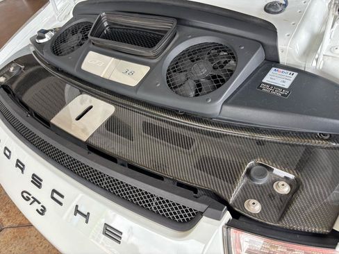 Used 2015 Porsche 911 GT3 RWD image 30