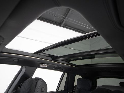 Used 2026 Mercedes-Benz Maybach GLS 600 image 41