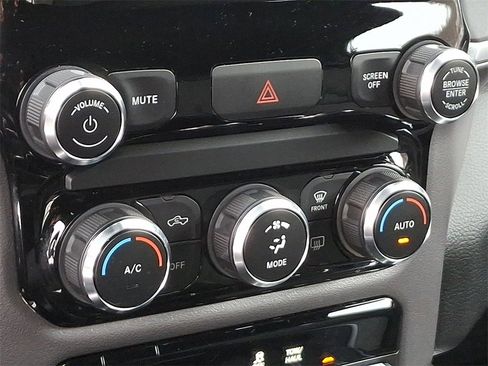 Used 2019 RAM 1500 Big Horn image 16