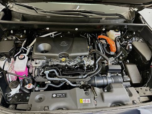 Used 2025 Toyota RAV4 XLE image 34