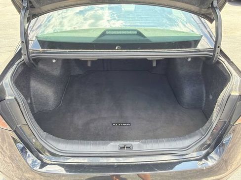 Used 2024 Nissan Altima 2.5 SV FWD image 21