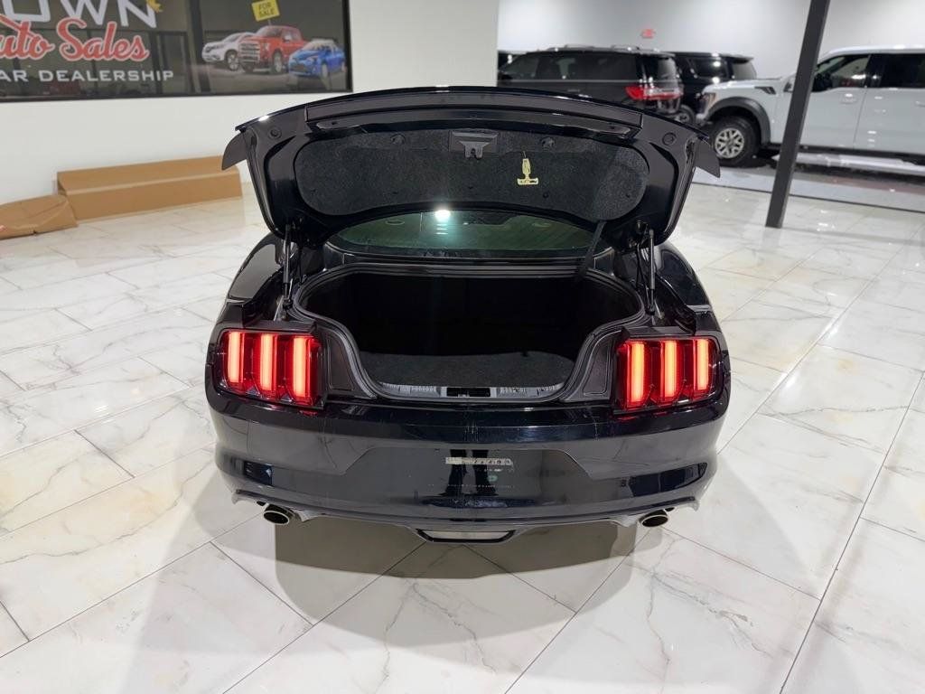 Used 2017 Ford Mustang GT RWD image 11