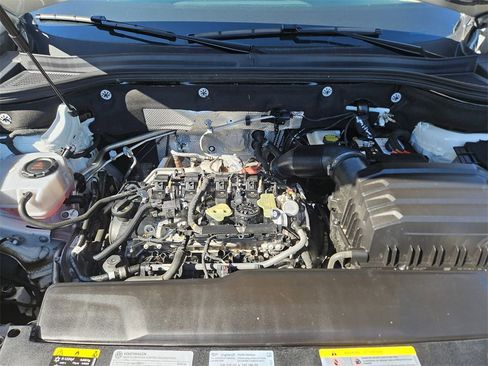 Used 2025 Volkswagen Atlas SE image 23