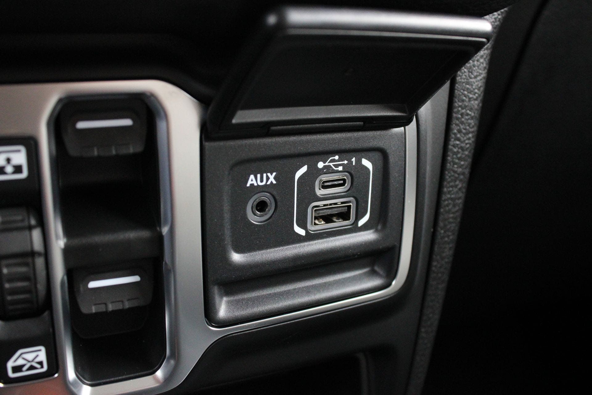 New 2026 Jeep Gladiator Sport AWD/4WD image 38