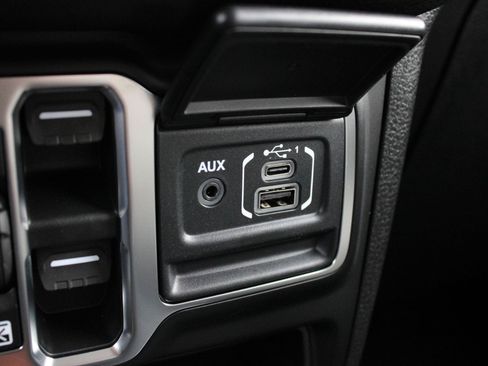 New 2026 Jeep Gladiator Sport AWD/4WD image 38