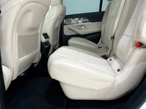 Used 2023 Mercedes-Benz GLS 450 4MATIC image 15