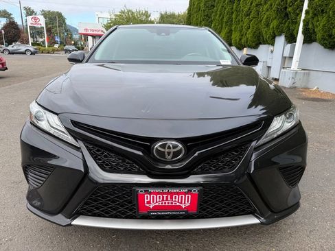 Used 2019 Toyota Camry XSE FWD image 3