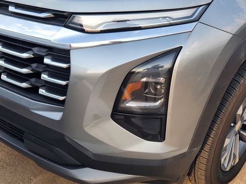 Used 2026 Chevrolet Equinox LT FWD image 8