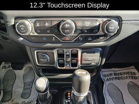 Used 2024 Jeep Wrangler Unlimited Sahara w/ Technology Group AWD/4WD image 25