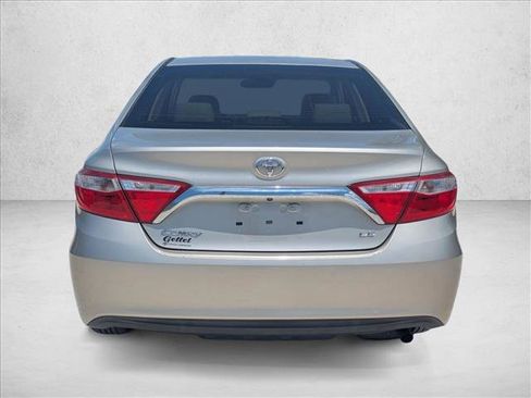 Used 2017 Toyota Camry LE FWD image 6