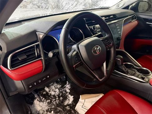 Used 2018 Toyota Camry XSE image 8