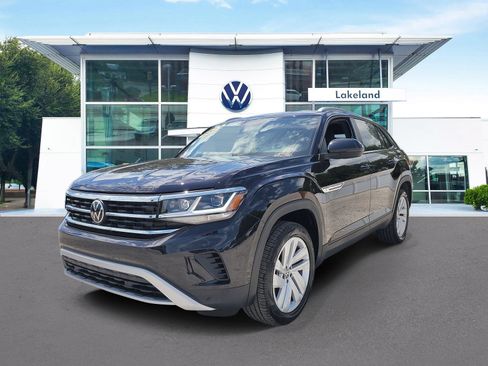 Used 2023 Volkswagen Atlas Cross Sport SE FWD image 2