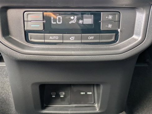 New 2026 Volkswagen Atlas Peak Edition image 17