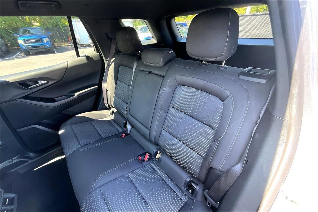 Used 2025 Chevrolet Equinox LT FWD image 22