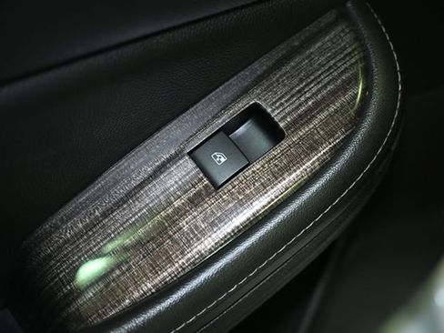 Used 2016 Chevrolet Malibu LT image 44