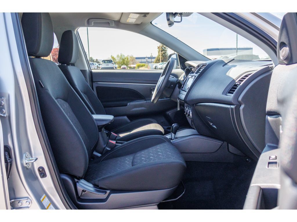 Used 2025 Mitsubishi Outlander Sport ES AWD/4WD image 11