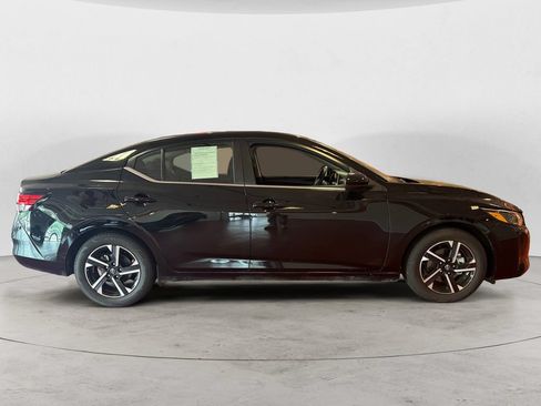 Used 2025 Nissan Sentra SV FWD image 2