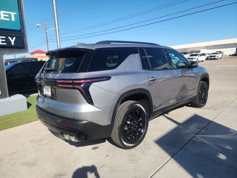 New 2026 Chevrolet Traverse LT w/ Midnight/Sport Edition image 4