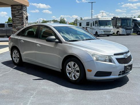 Used 2014 Chevrolet Cruze LS FWD image 6