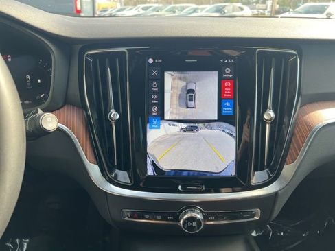 Certified 2025 Volvo V60 B5 Cross Country Plus AWD/4WD image 36