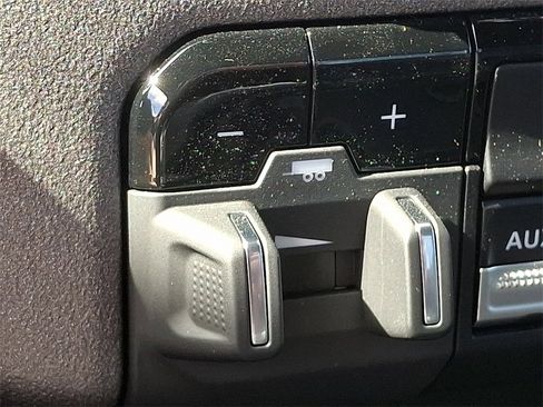 Used 2024 RAM 2500 Tradesman w/ Chrome Appearance Group image 25