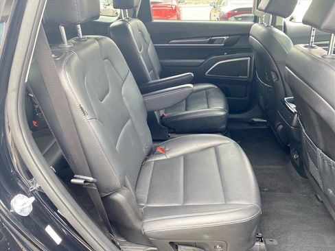 Certified 2023 Kia Telluride S w/ S Sunroof Package AWD/4WD image 28