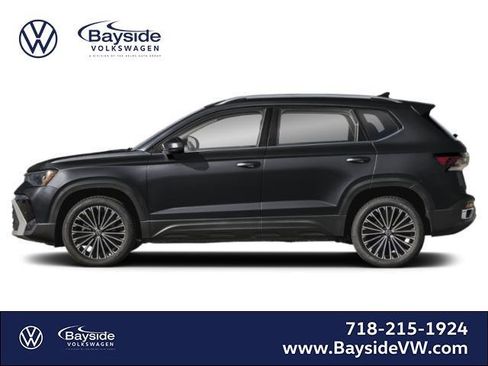 New 2026 Volkswagen Taos SE image 4