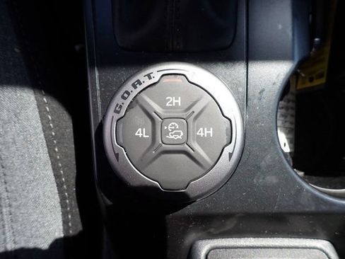 Used 2025 Ford Bronco 4-Door AWD/4WD image 26